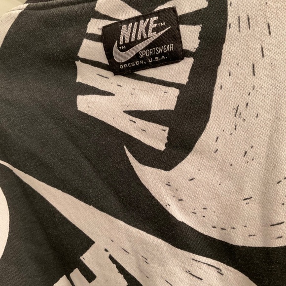 Nike Logo Oversized Sweatshirt - Picture 2 of 5